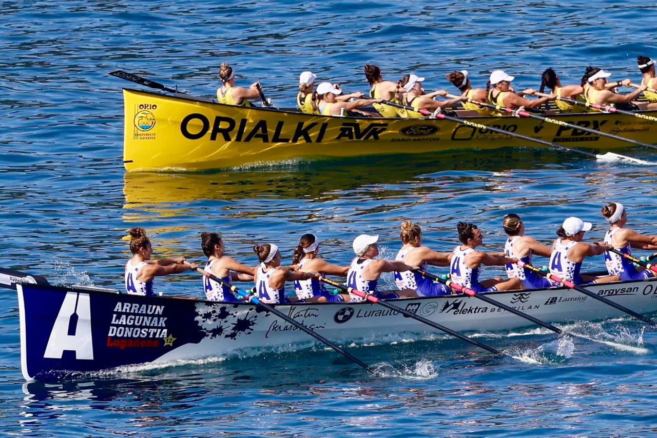 Arraun Lagunak eta Orio, 2023ko Kontxako Banderan. Argazkia: Efe.