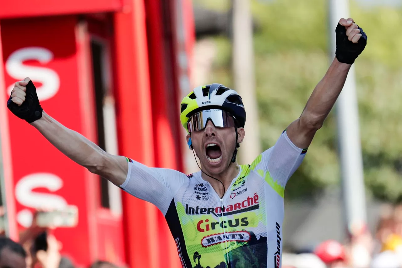 Rui Costak lehen aldiz irabazi du etapa Espainiako Vueltan. Argazkia: EFE.