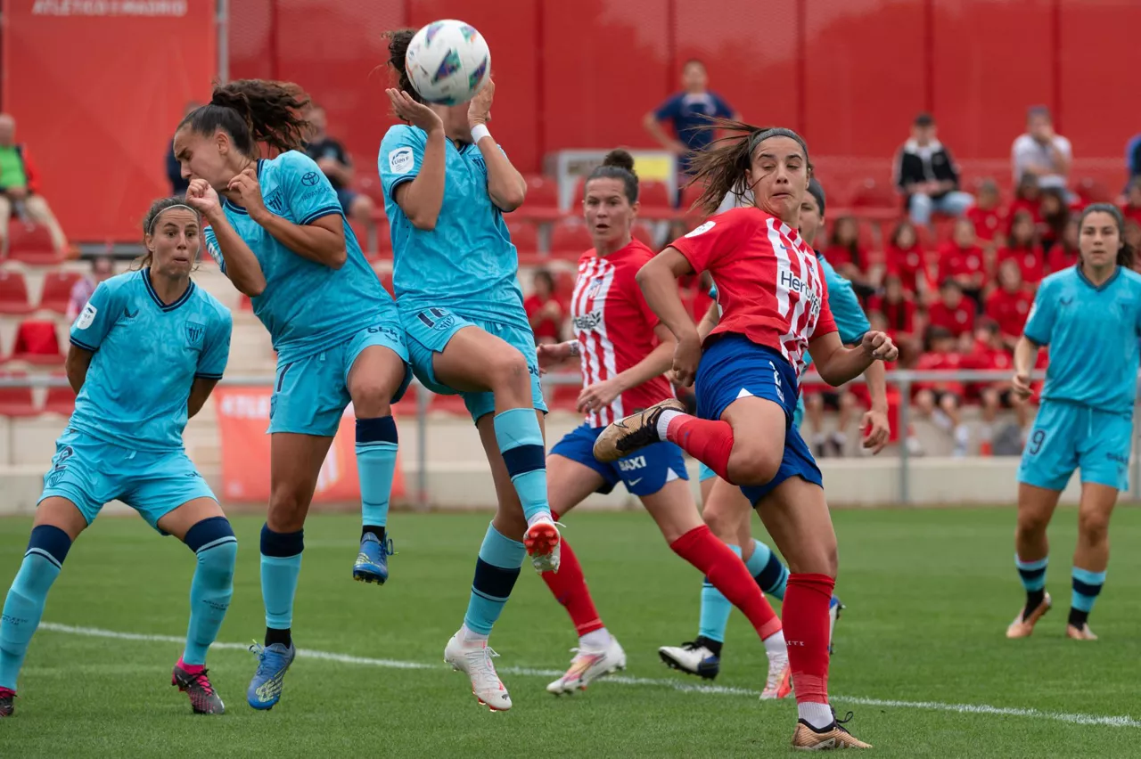 Athleticeko hainbat jokalari, Atletico Madrilen aurkako partidan. Argazkia: EFE.