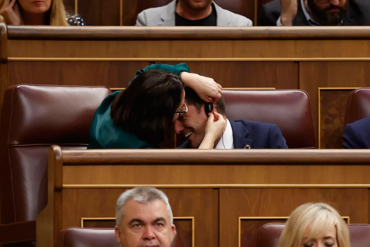 auricular-congreso-efe