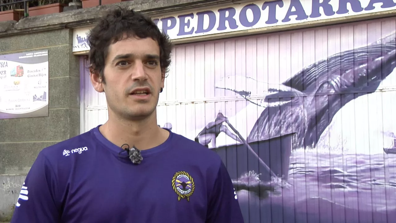 Mikel Txintxurreta, remero de Sanpedrotarra