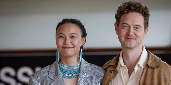 Emil Johnsen y Berda Larsen, intérpretes en "Kalak" (Sección Oficial). Foto: EFE