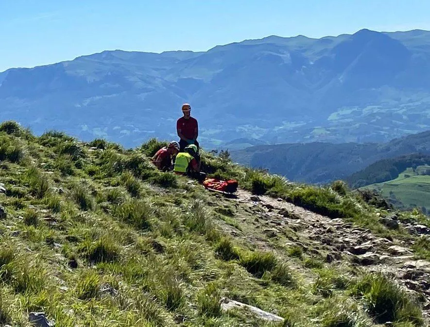 ernio-erreskatea-argazkia-bomberos-euskadi