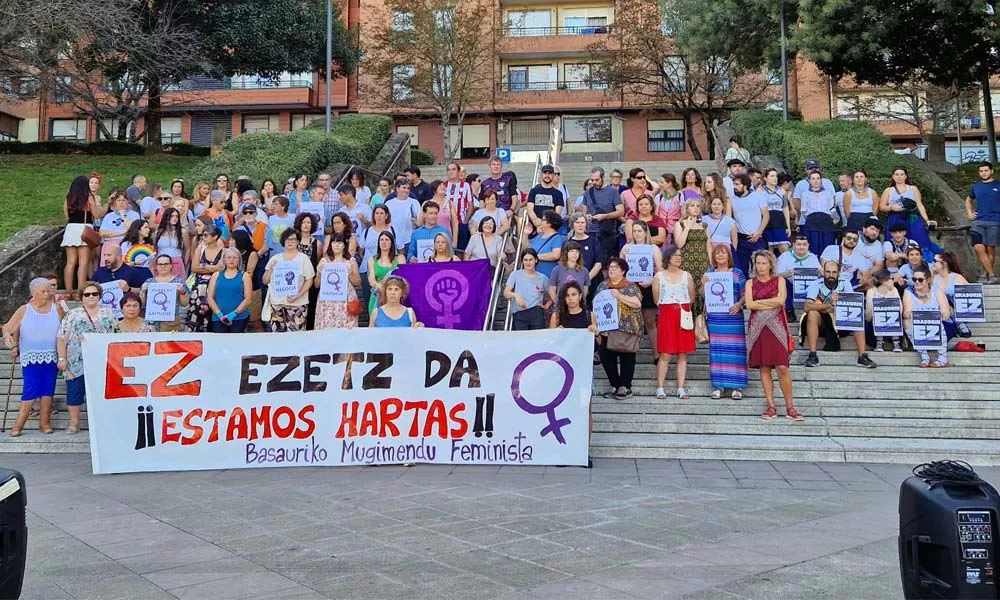 basauri-san-migel-jaiak-eraso-matxista-20230930-elkarretaratzea-argazkia-asanblada-feminista