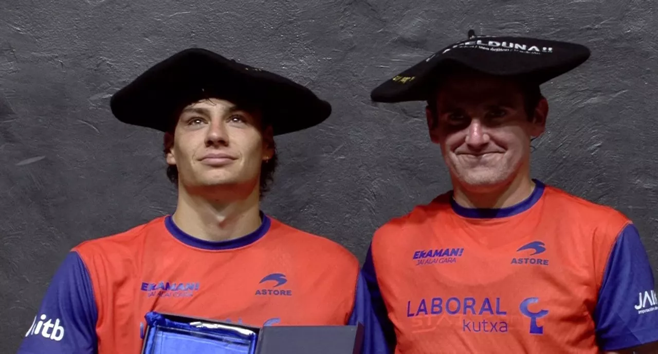 Gorka Sorozabal eta Aritz Erkiaga, finala amaituta eta txapelak aldean. Argazkia: EITB Media.