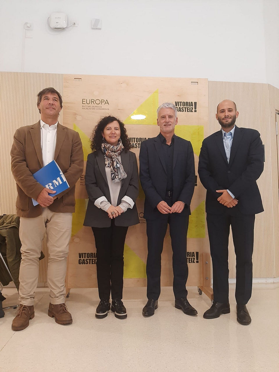 Los invitados en Radio Euskadi.