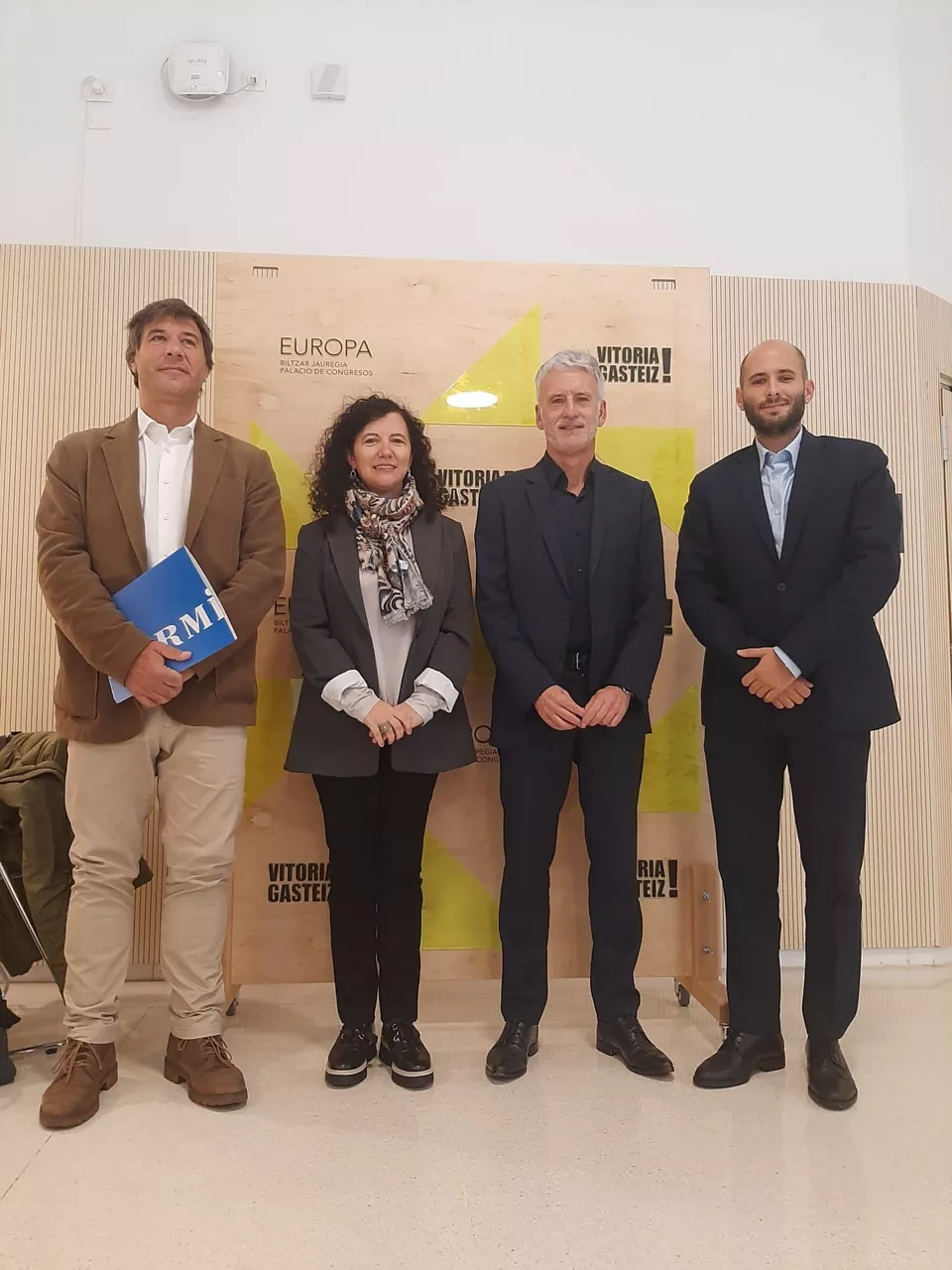 Los invitados en Radio Euskadi.
