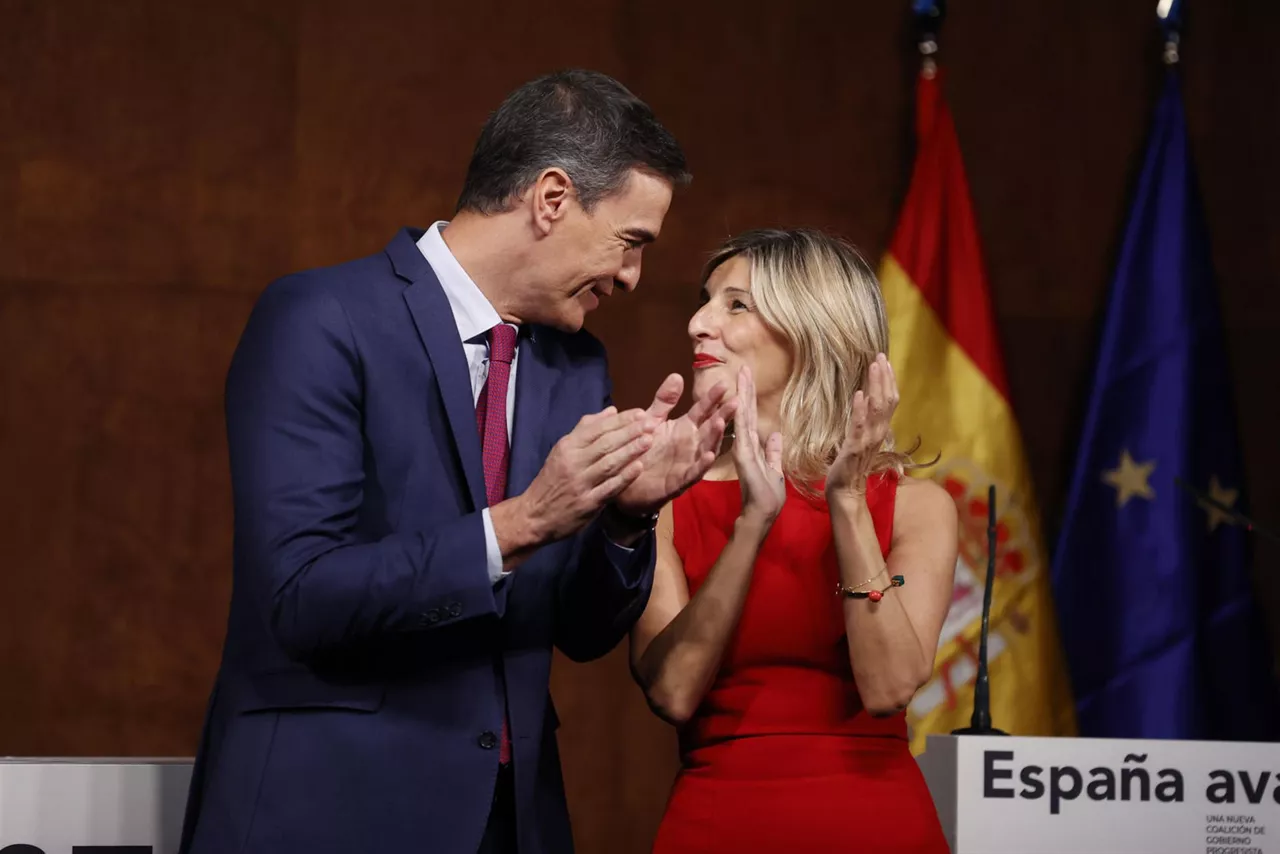 pedro sanchez yolanda diaz acuerdo coalicion investidura efe