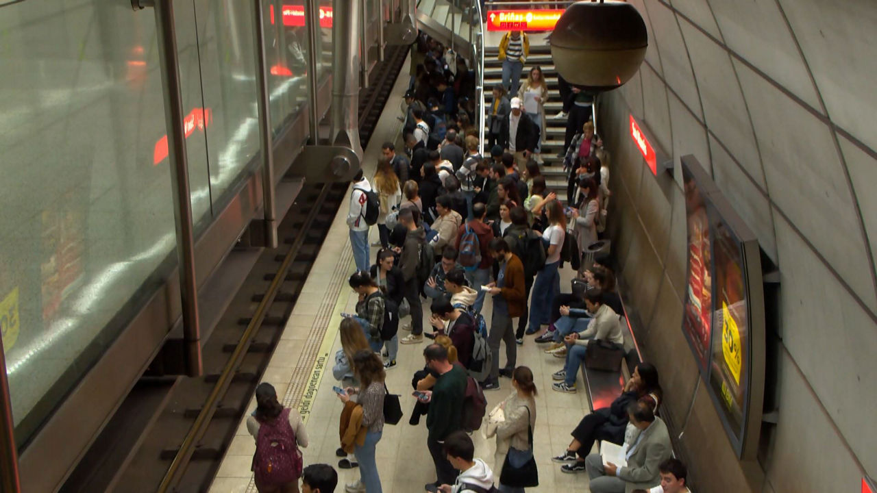 20231025100124_huelga-metro-bilbao-urriak-25-octubre-greba_