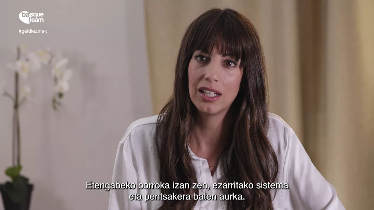 Almudena Cid gimnasta ohia, "Geldiezinak" erreportajean