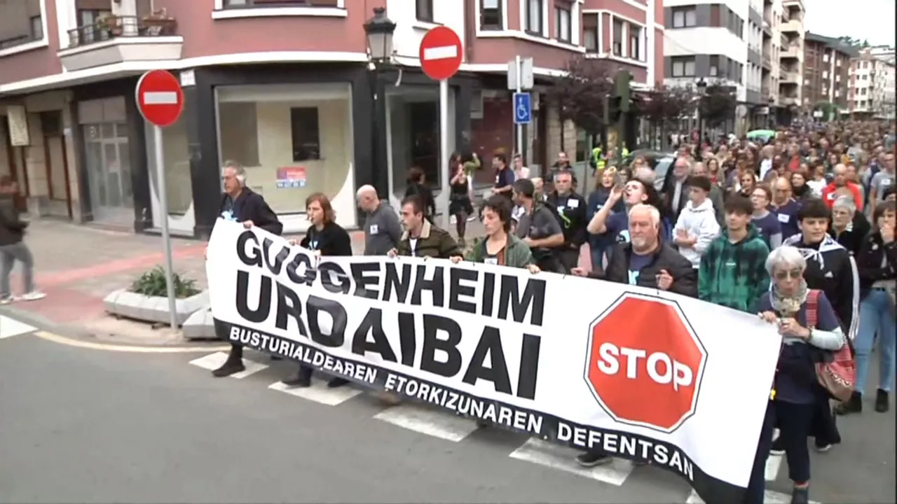20231028221636_guggenheim-urdaibai-manifestazioa-gernika_