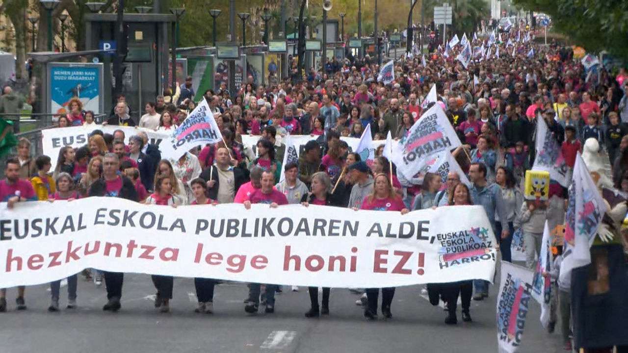 20231029164523_manifestacion-escuela-publica-vasca_