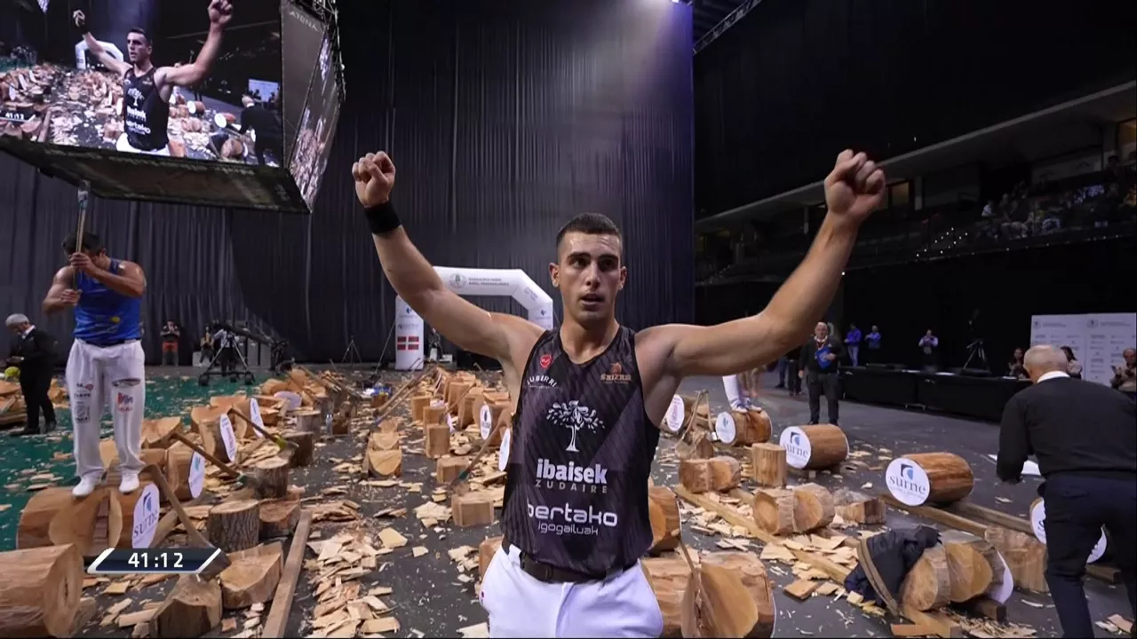 Iker Vicente, campeón de aizkolaris de Euskal Herria