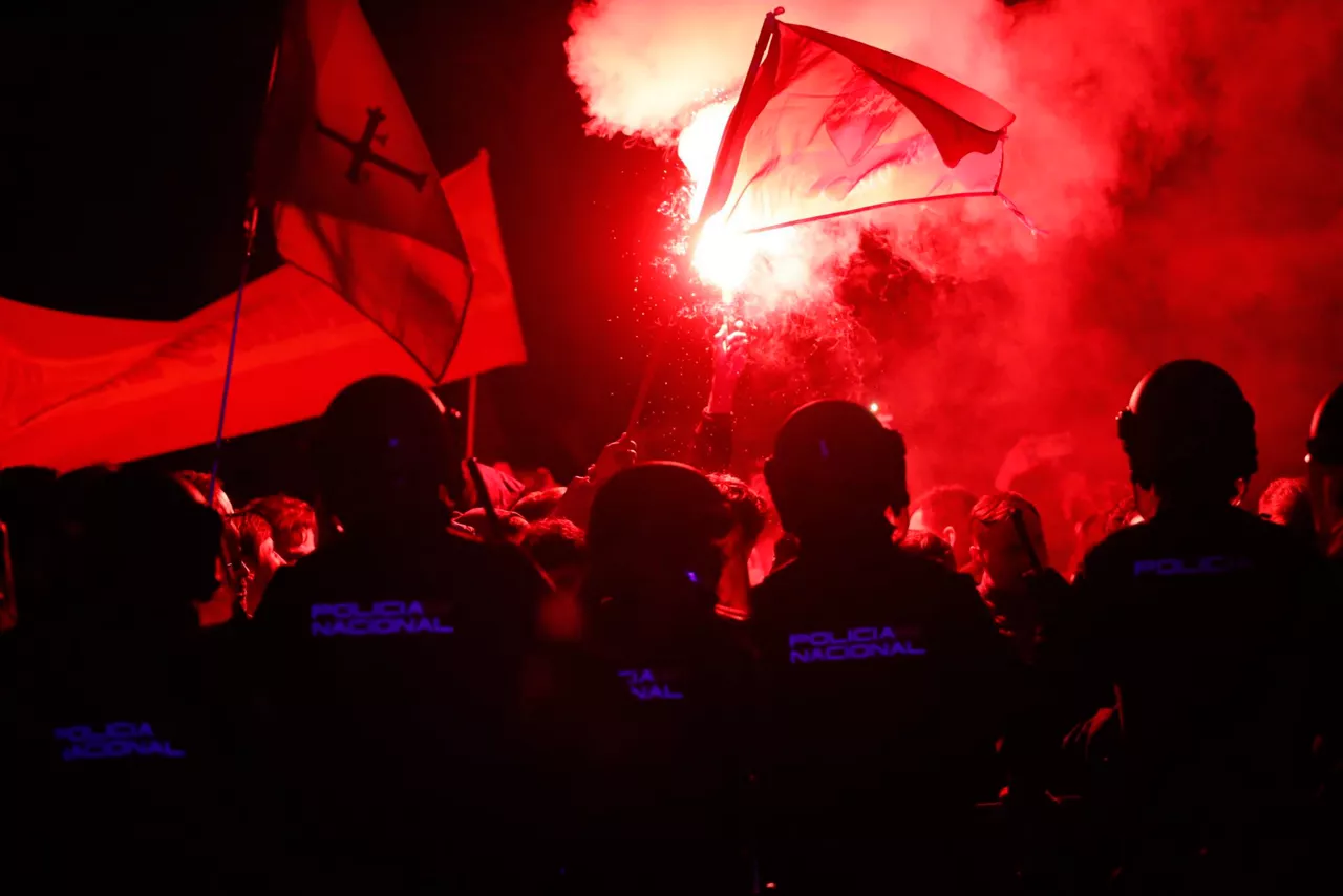 FERRAZ LEY AMNISTIAREN LEGEA PROTESTA 