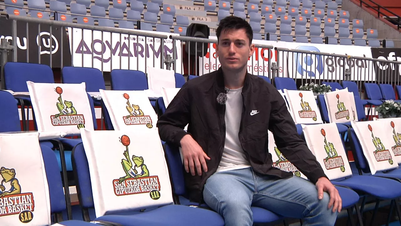 Alex Barcello, Guuk Gipuzkoako jokalaria