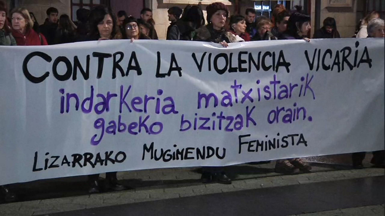 20231108211608_docenas-de-personas-denuncian-en-lizarra-violencia-vicaria_