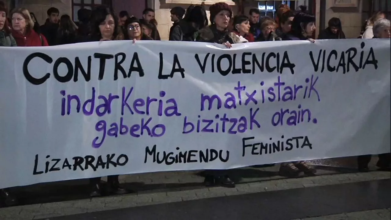20231108211608_docenas-de-personas-denuncian-en-lizarra-violencia-vicaria_