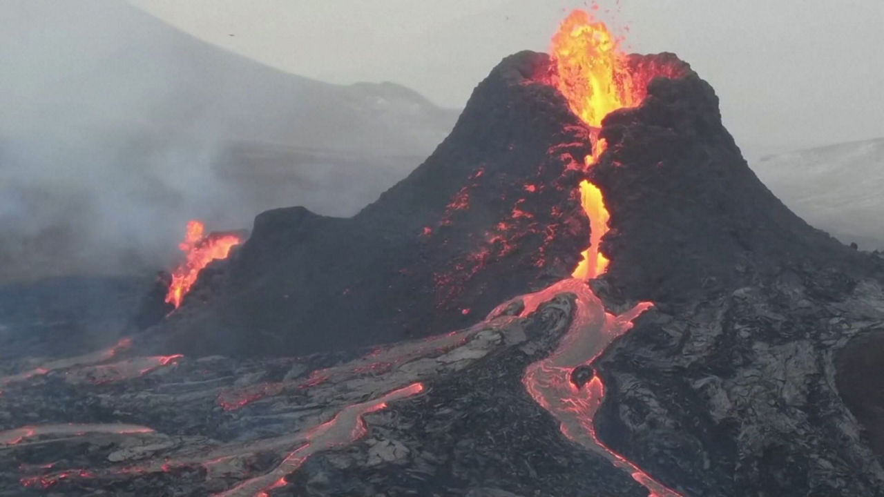 20231112182319_islandia-volcan_