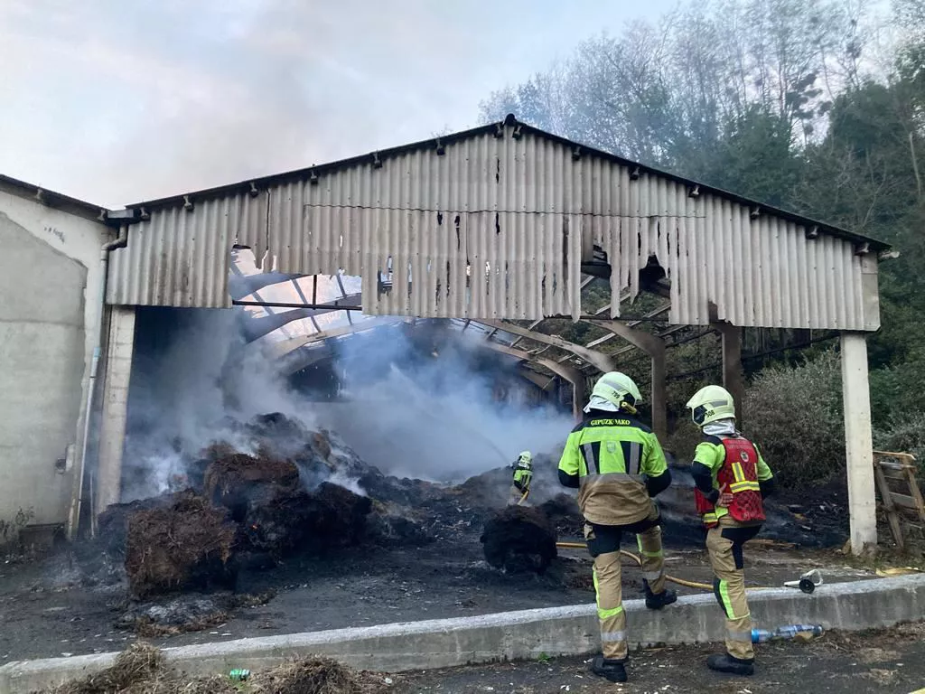 belauntza sutea incendio iturria: Euskadi irratia