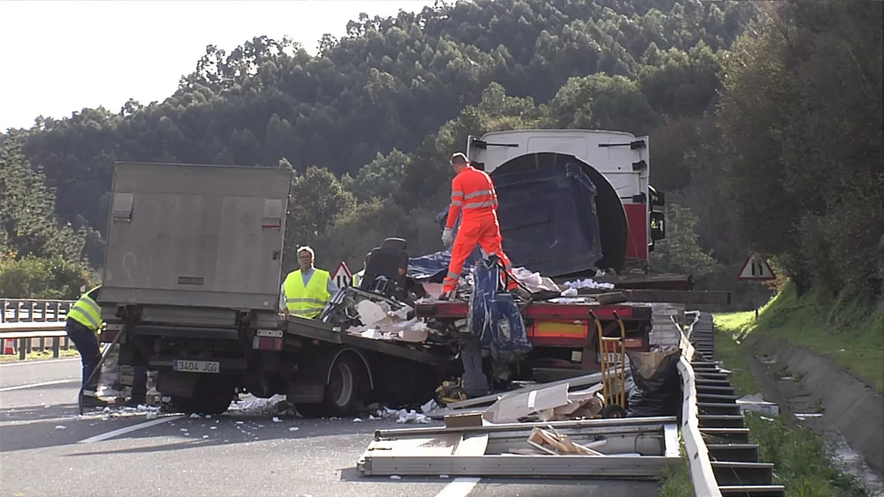 accidente-txorierri-camiones-eitb_1920x1080