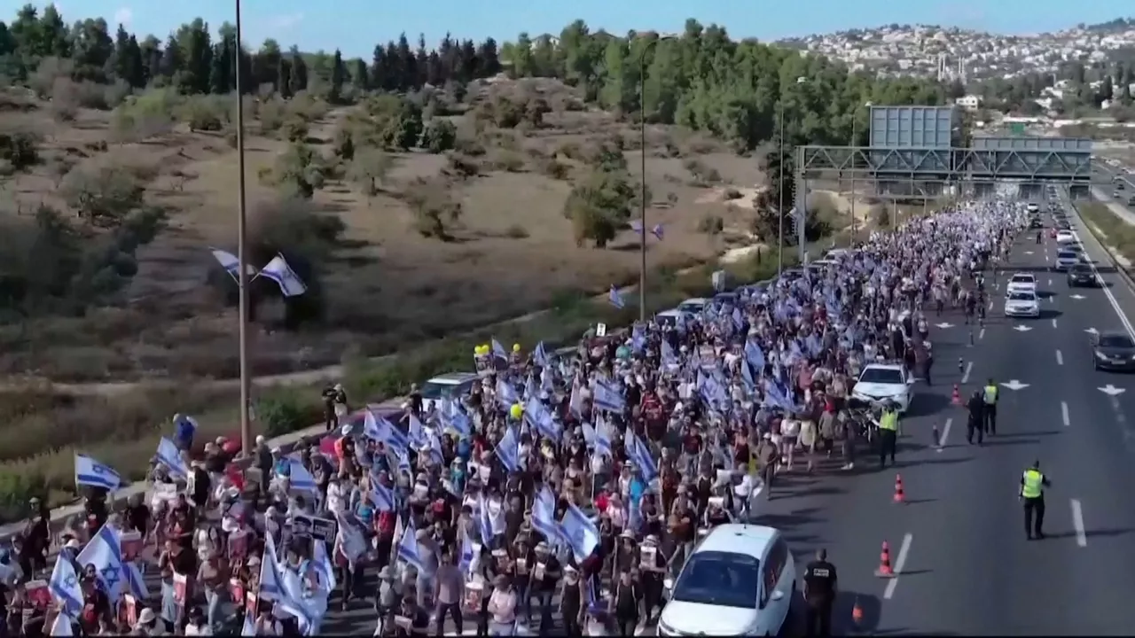 20231119100457_israel-bahituak-senideak-manifestazioa_