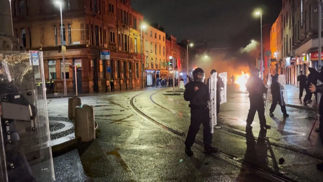 20231124110436_dublin-istiluak-polizia_