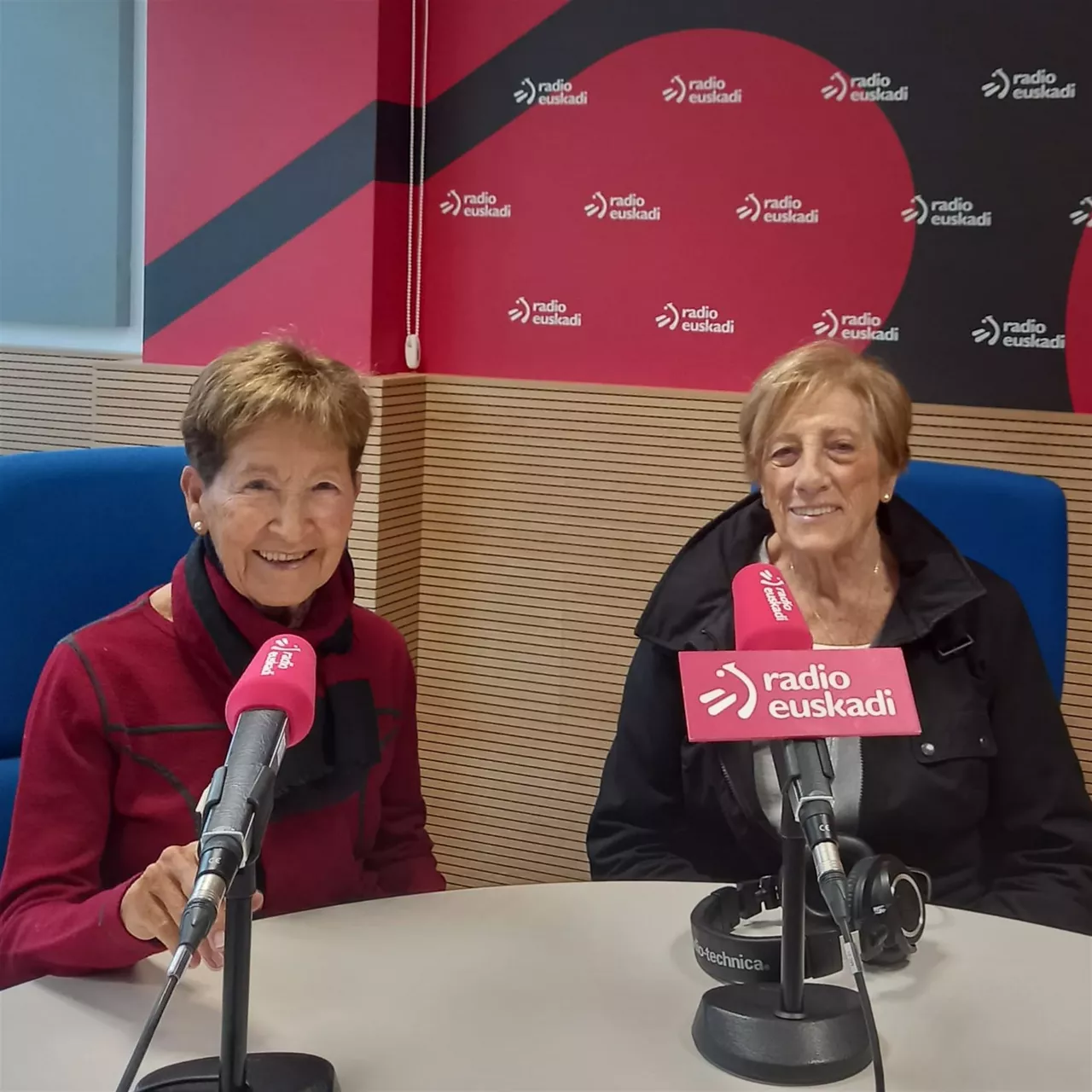Rosa Azkona y Pili Casales