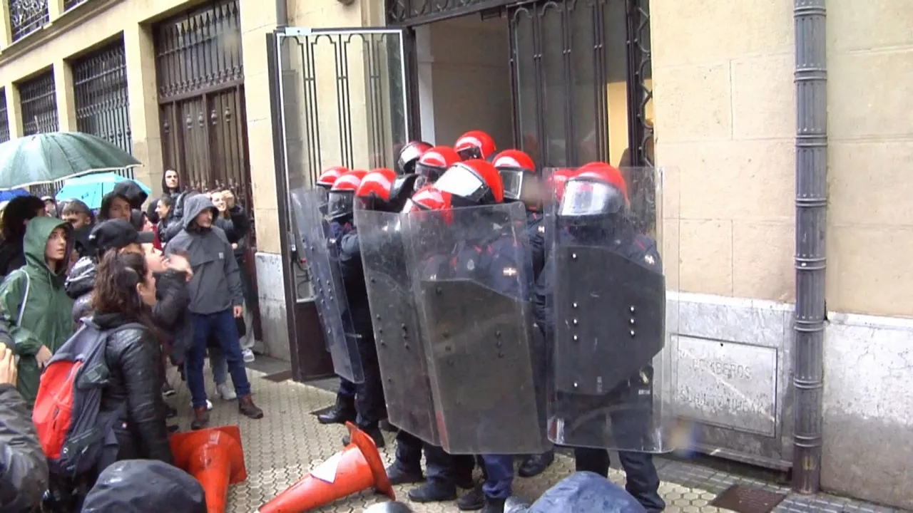 20231130173904_donostia-greba-feminista-istiluak_