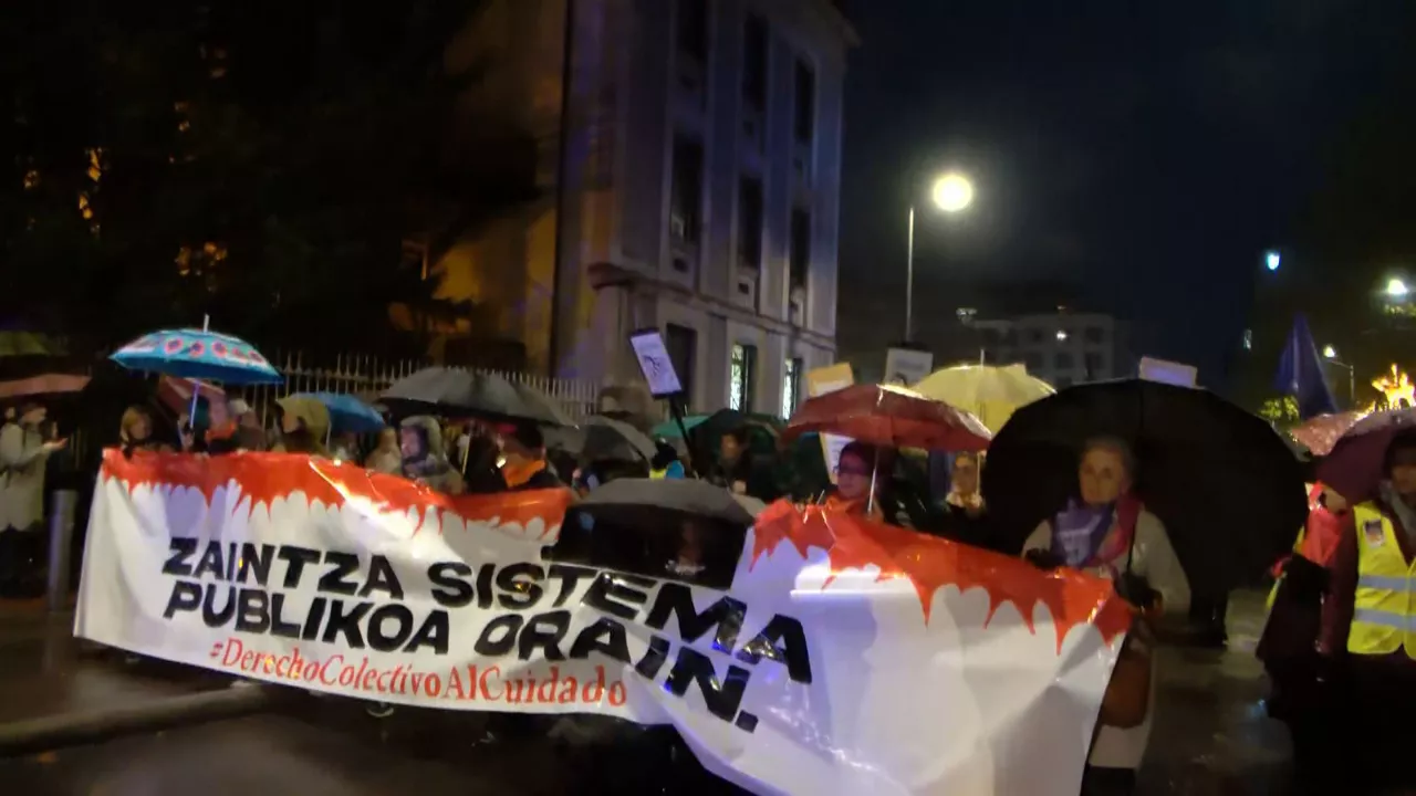 20231130192637_vitoria-huelga-feminista-manifestacion_
