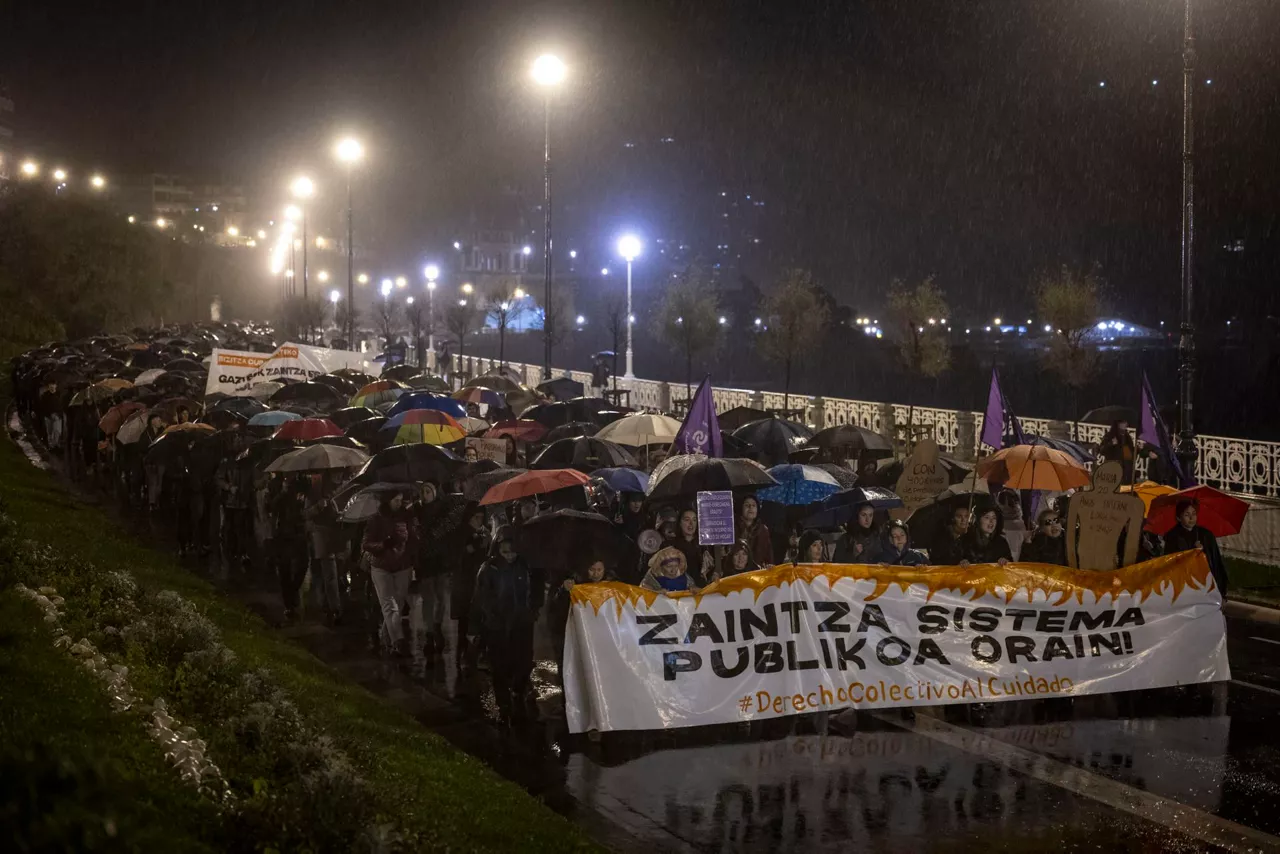 Donostia-manifestacion-tarde-huelga-feminista-efe