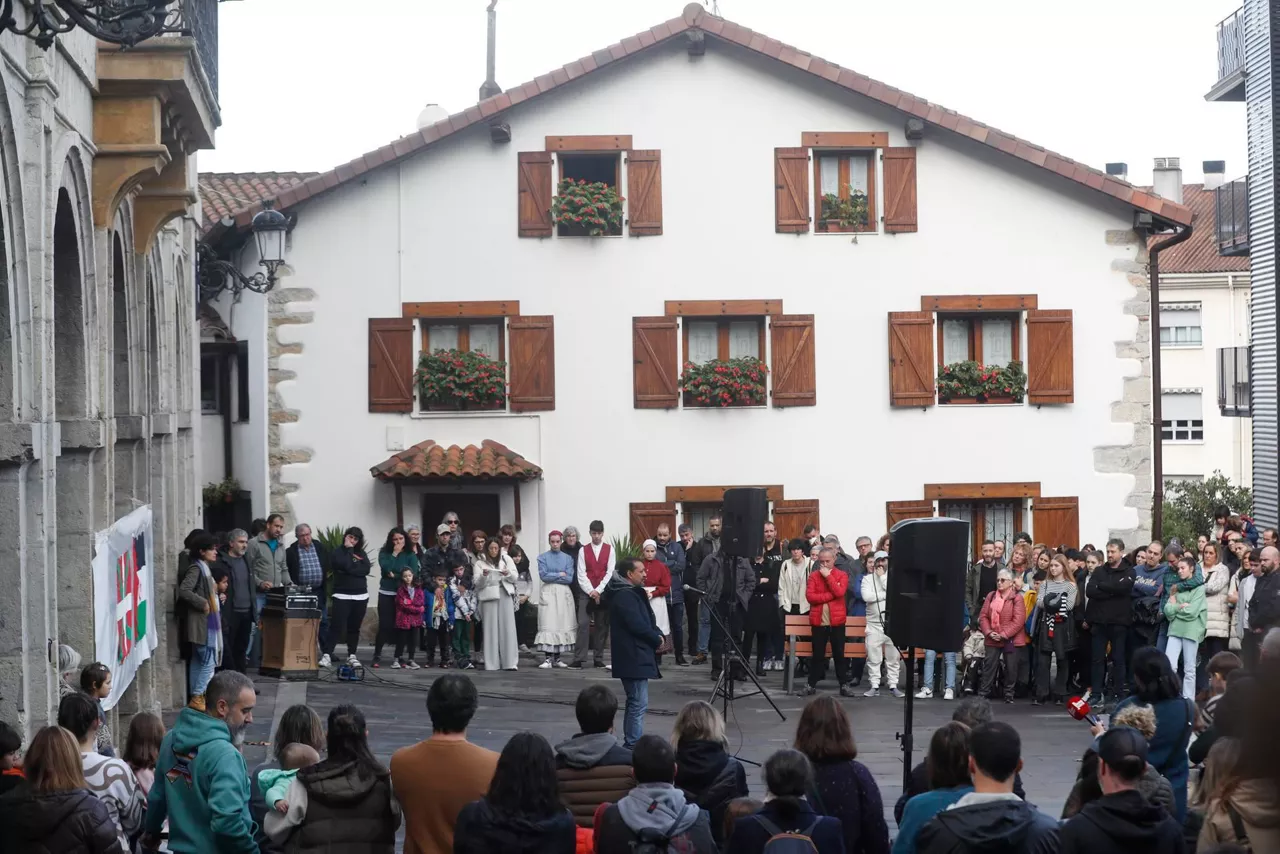 Astigarraga haurra omenaldia EFE