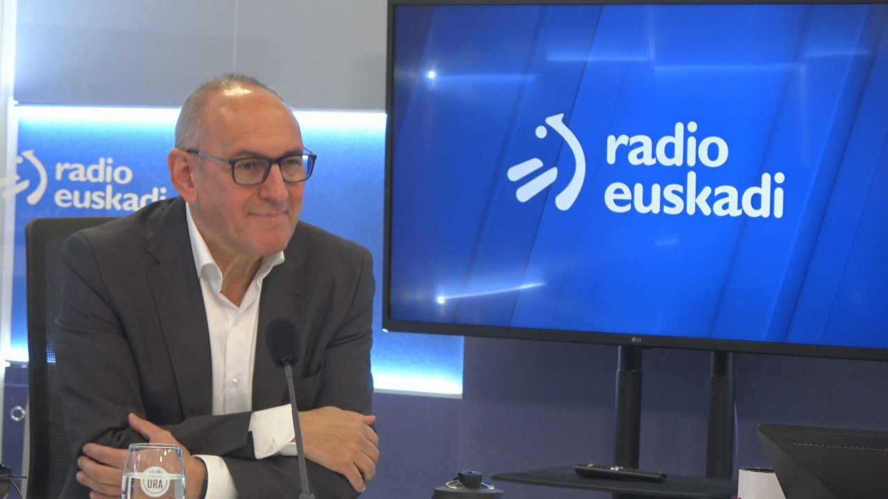 Ramiro González.