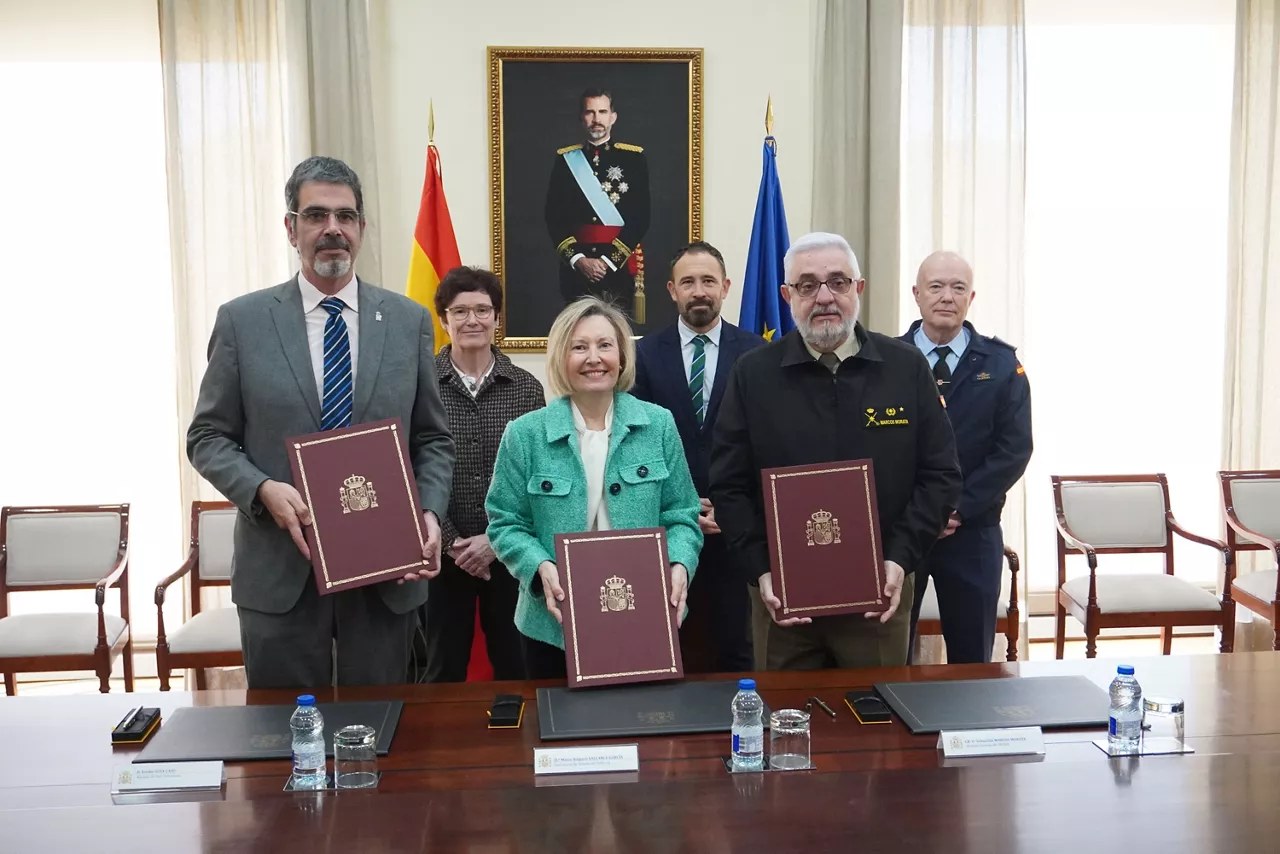 Loiola firma sinadura