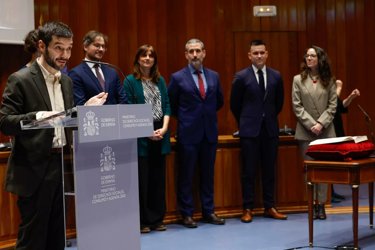 Pablo-Bustinduy-ministro-Derechos-Sociales-efe
