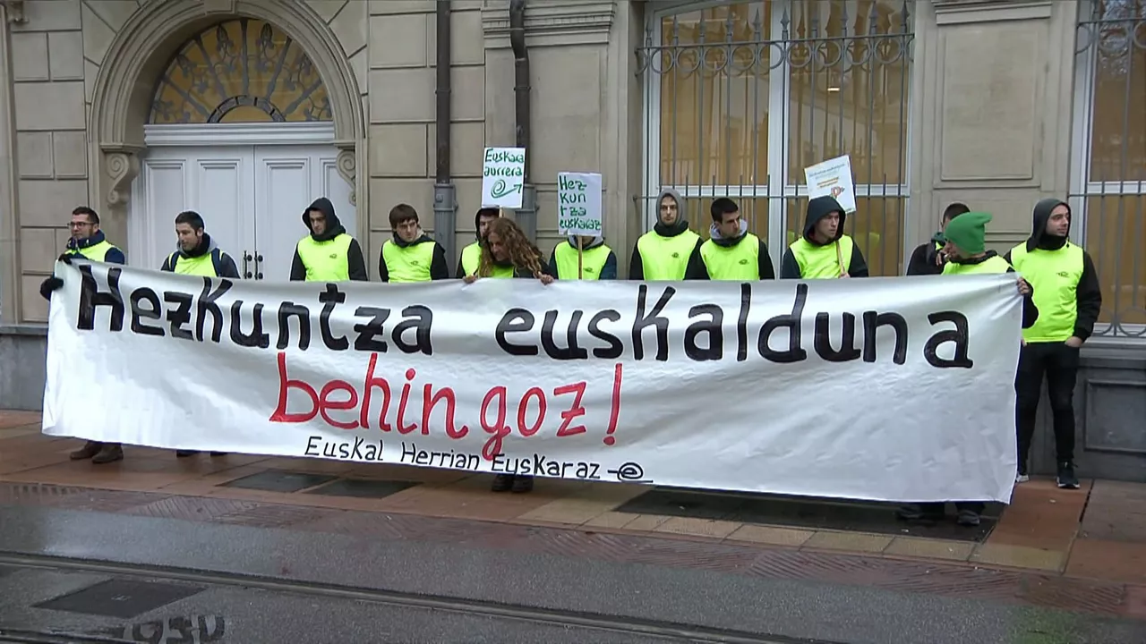 Euskal Herrian Euskaraz elkarretaratzea 
