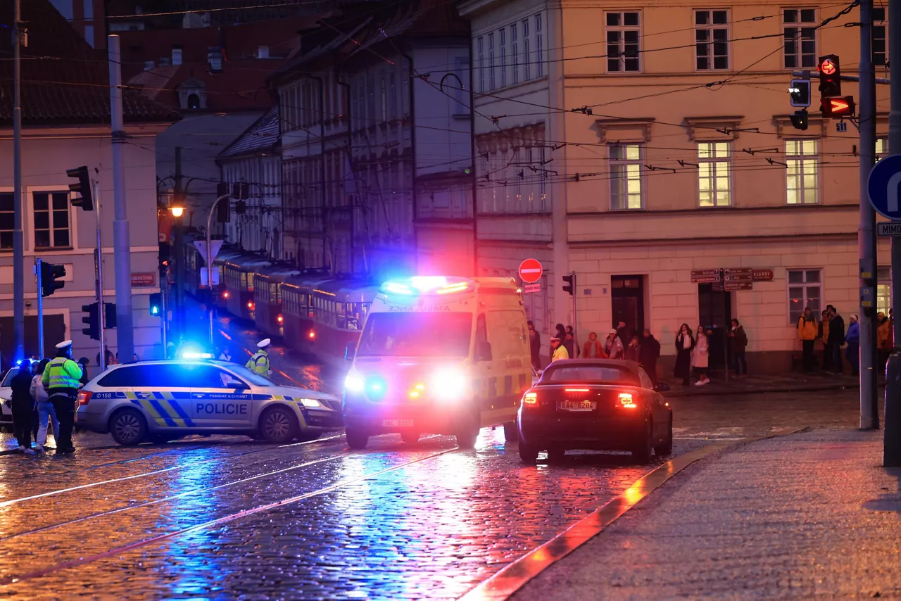 PRAGA tiroteo tiroketa
