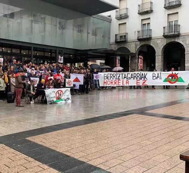 Sañu Bizirik agerraldia eolikoa Buruzai