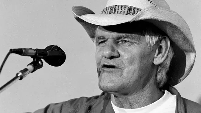Harlan Howard, destacado compositor de música country