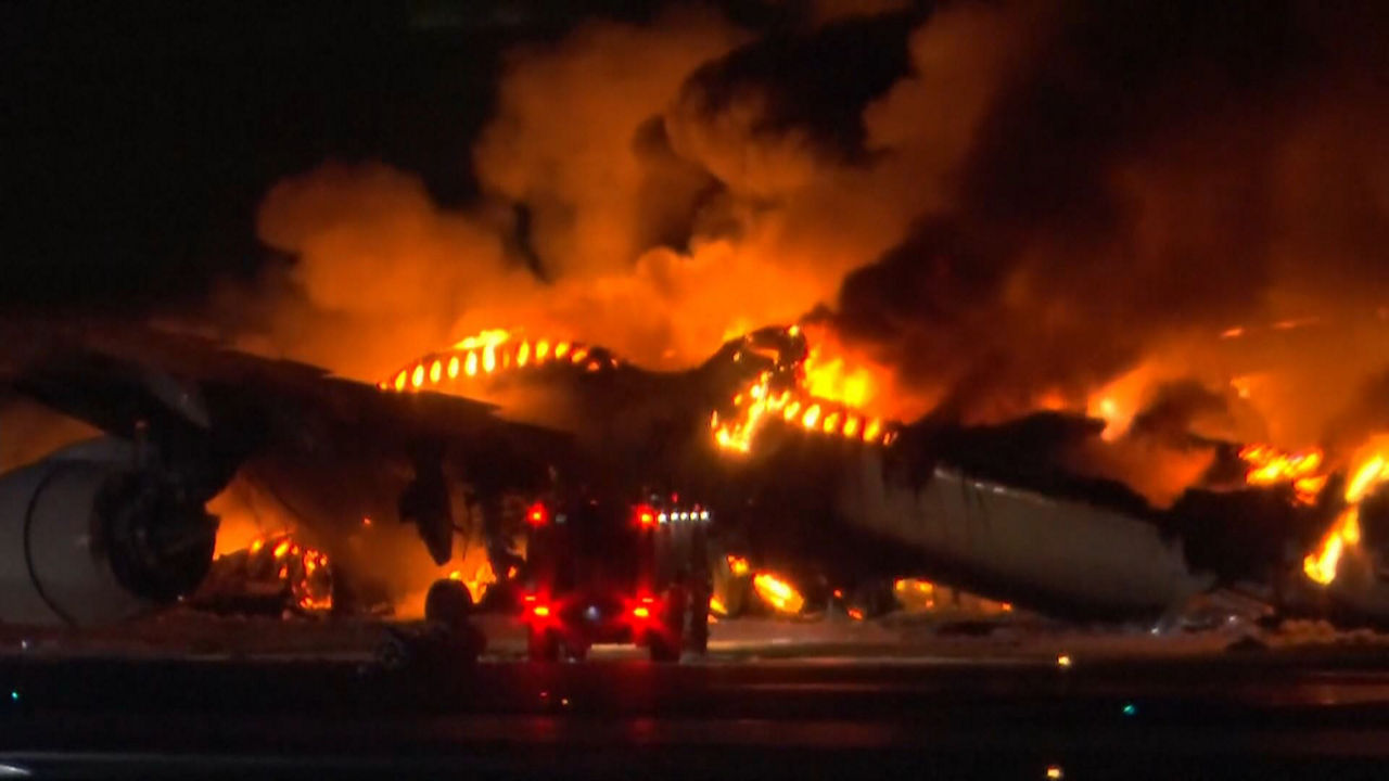 20240102114129_avion-japon-fuego-incendio-accidente_