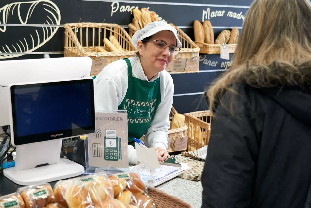 panaderia okindegia trabajo lana paro desempleo vitoria gasteiz efe