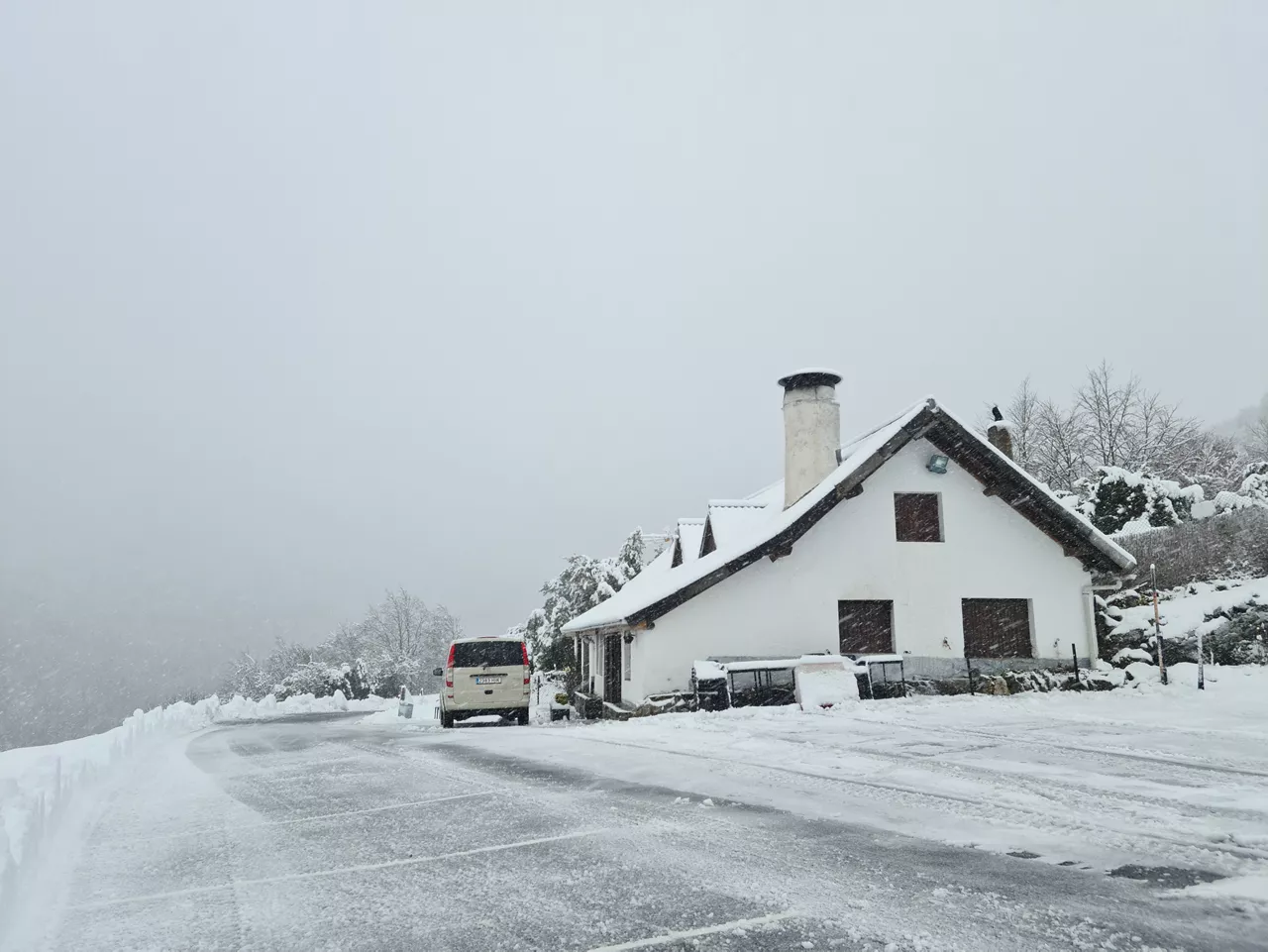 BELAGUA ELURRA NIEVE ALFONSO ALASTUEY