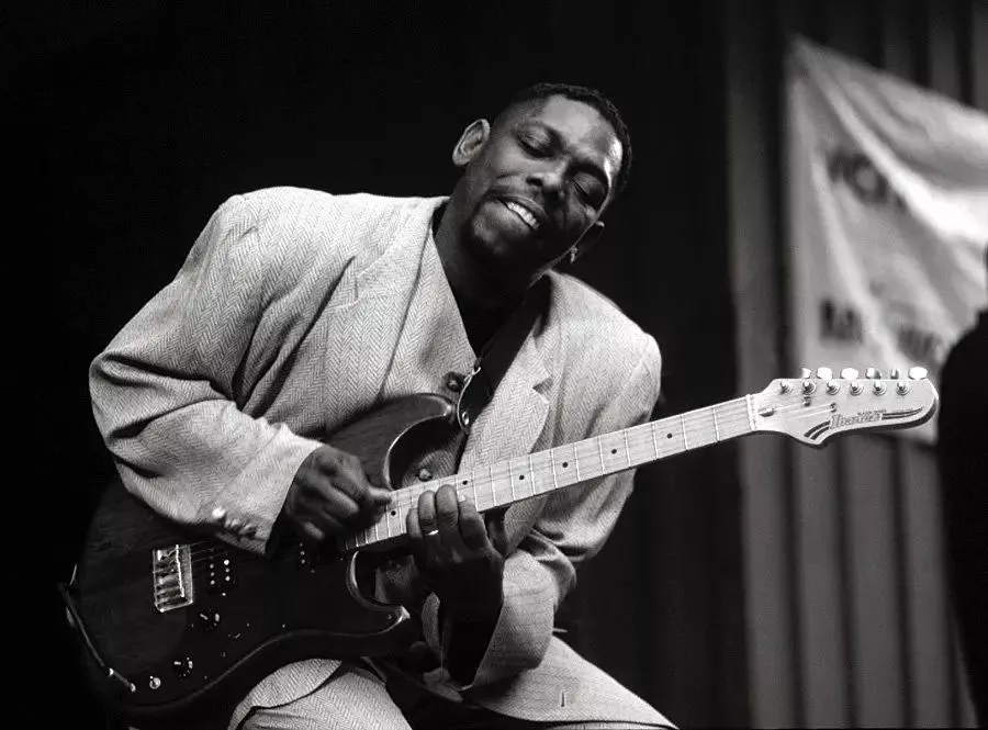 Monográfico sobre el cantante y guitarrista de blues Lucky Peterson