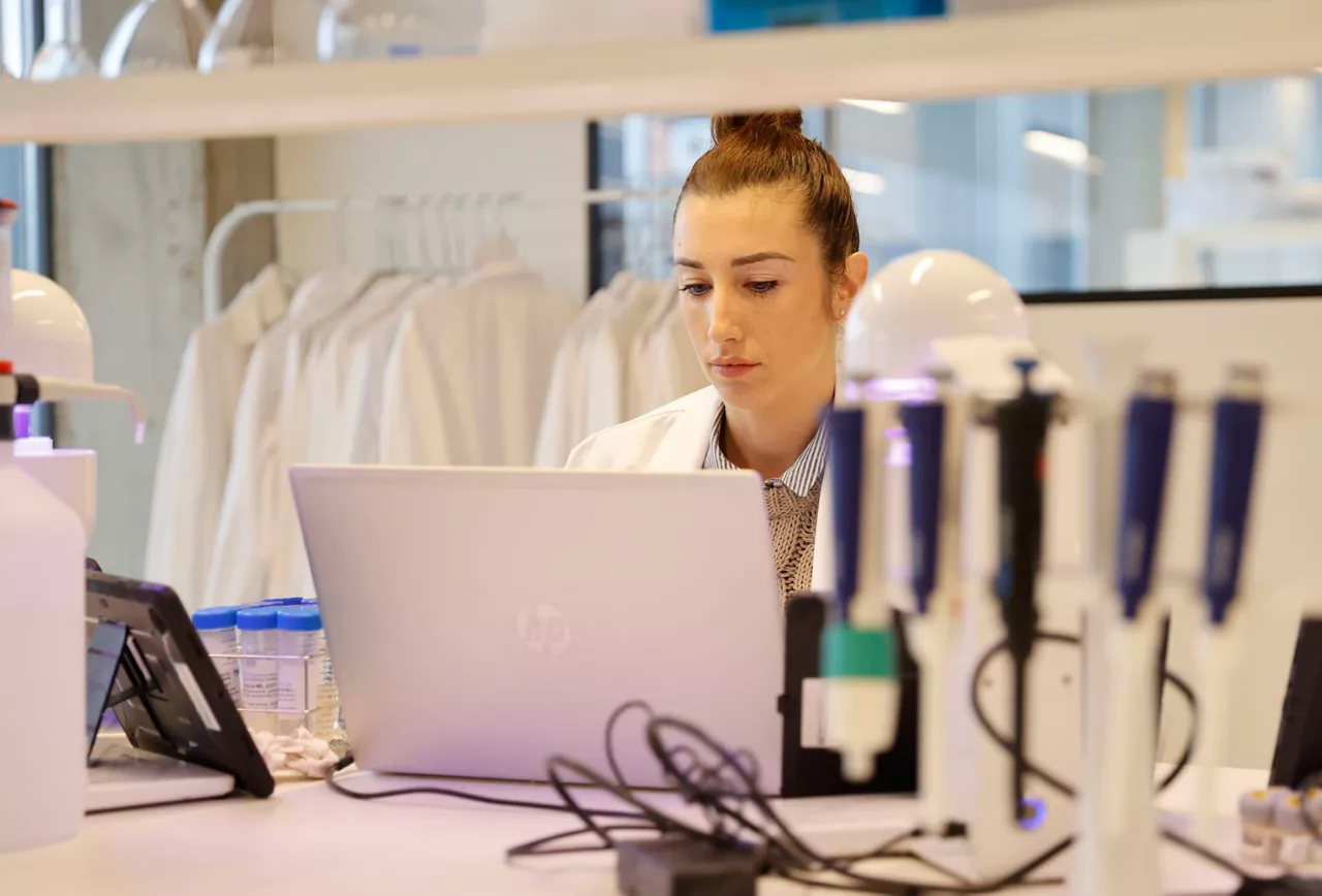 biolan-mujeres-cientificas-ciencia-investigacion ikerketa emakumeak zientzia-efe