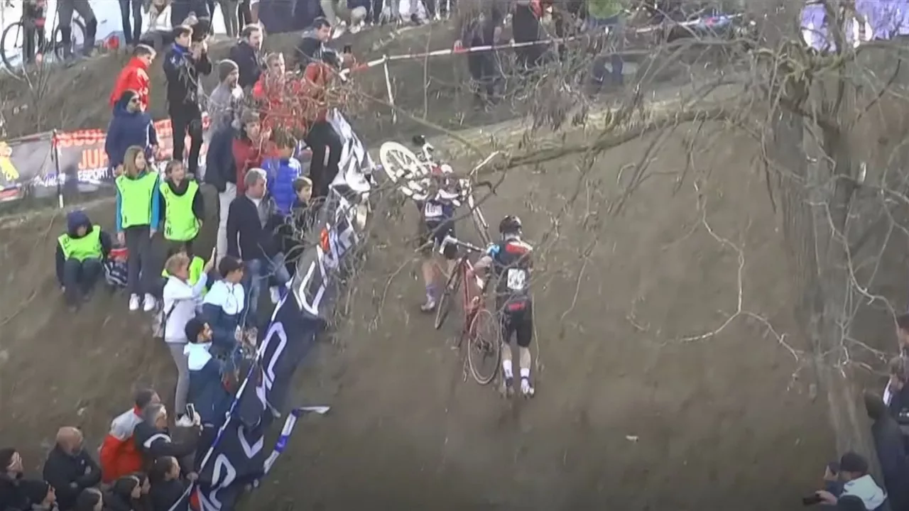 20240110173914_ziklokrosa_