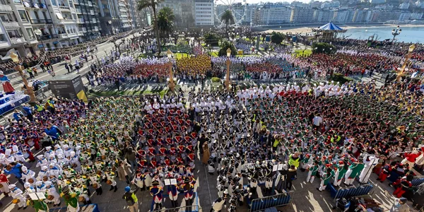 Tamborrada infantil. Foto: EFE