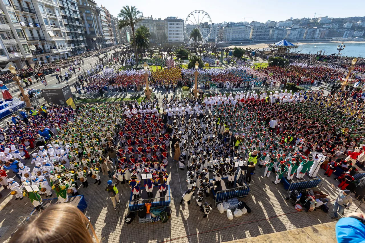 Haurren danborrada tamborrada infantil EFE