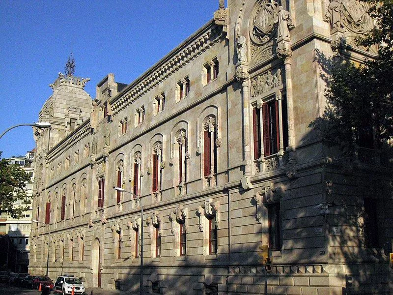 palacio-justicia-cataluna-tsjc-wikimedia-commons-enfo