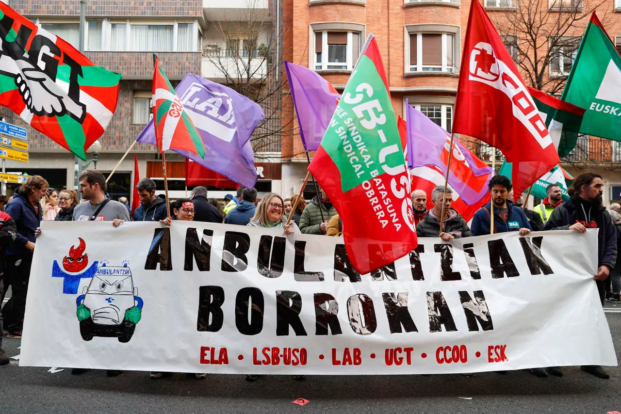 anbulantziak-elkarretaratzea-bilbao-efe