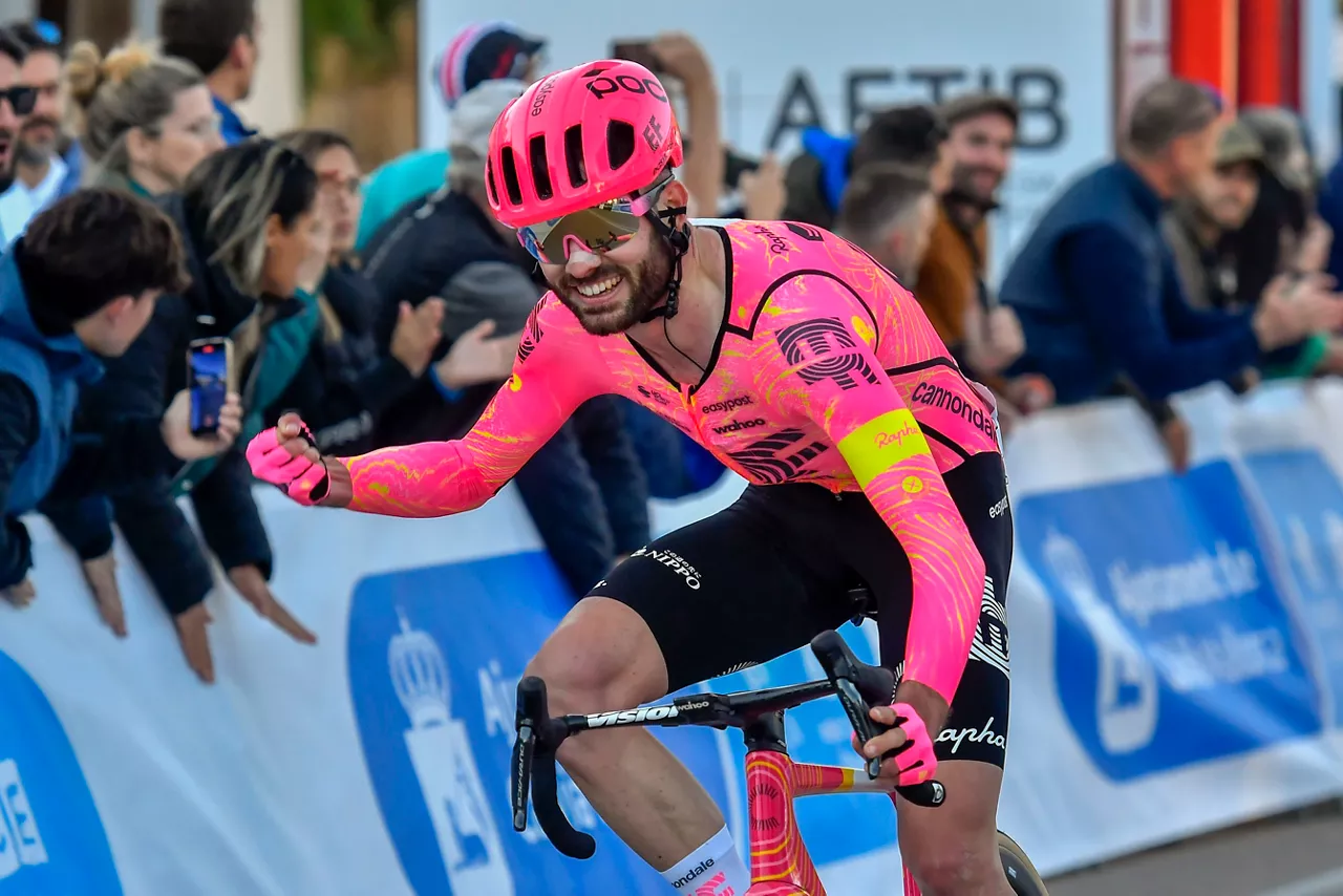 Simon Carr helmugaratzen. Foto: EFE