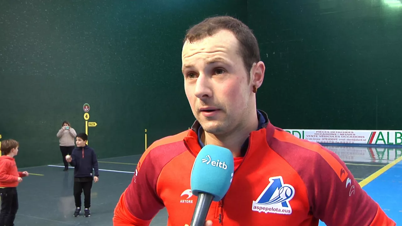 20240124203635_elordi-eta-pena-hendaiako-frontoian_